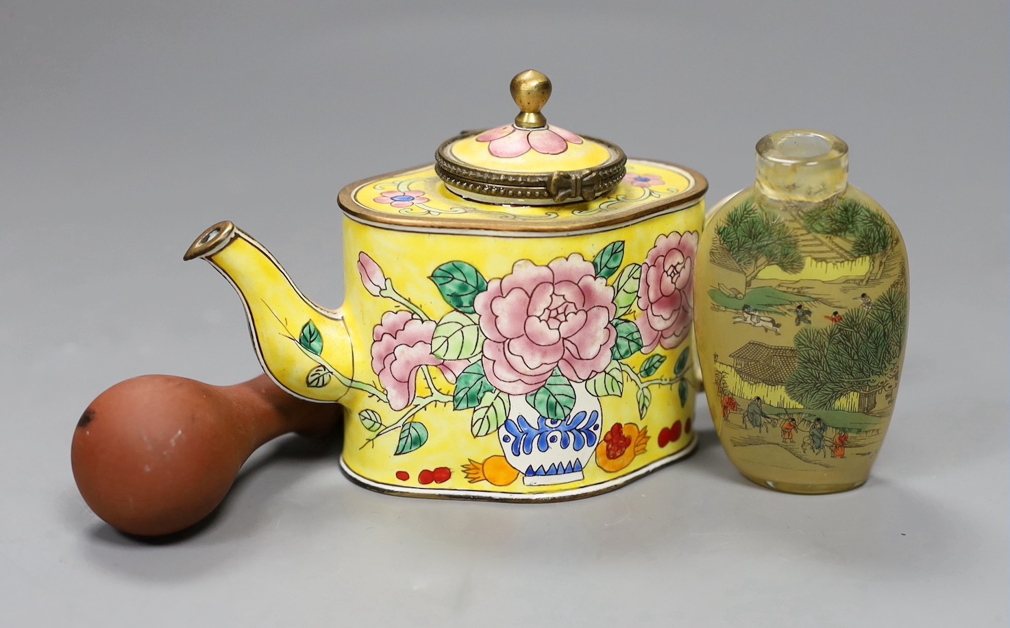 A Canton enamel miniature teapot and a snuff bottle, together with a European stamp seal